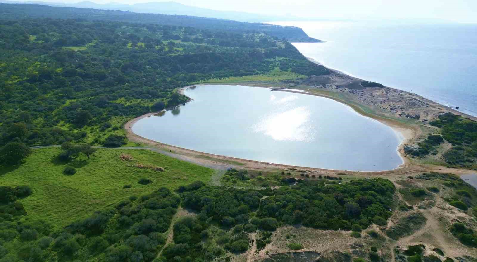 &Ccedil;anakkale&rsquo;deki pembe g&ouml;l&uuml;n g&uuml;venliği jandarma ekiplerinci sağlanıyor
