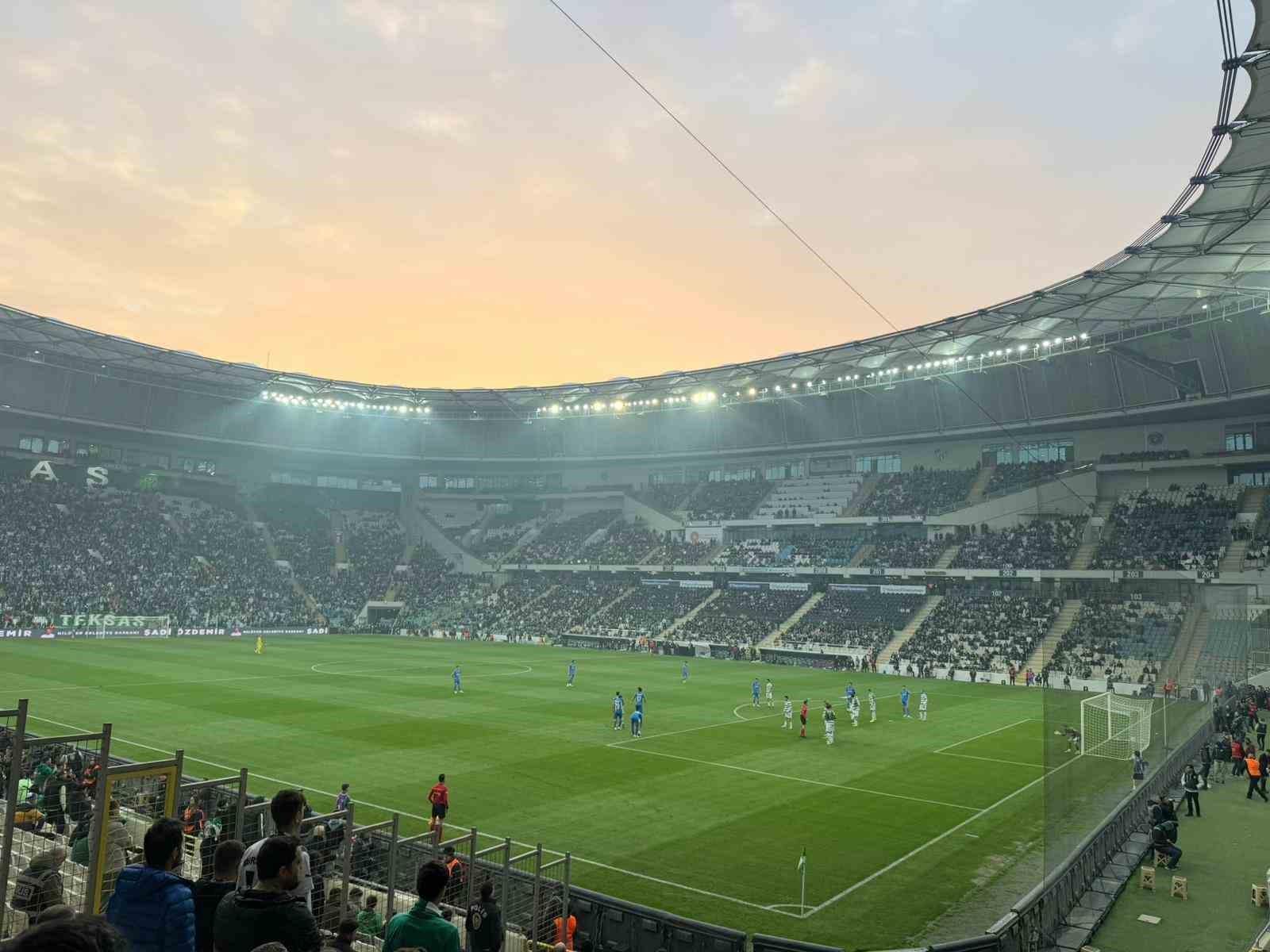 Bursaspor sevgisi &ccedil;ocukların kalplerine işlendi
