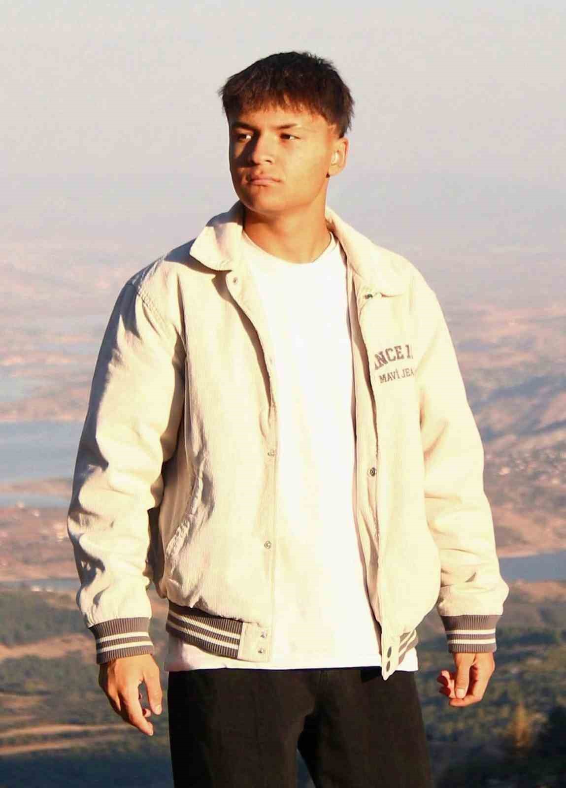 Terhis olduktan 5 gün sonra vefat eden genç son yolculuğuna uğurlandı