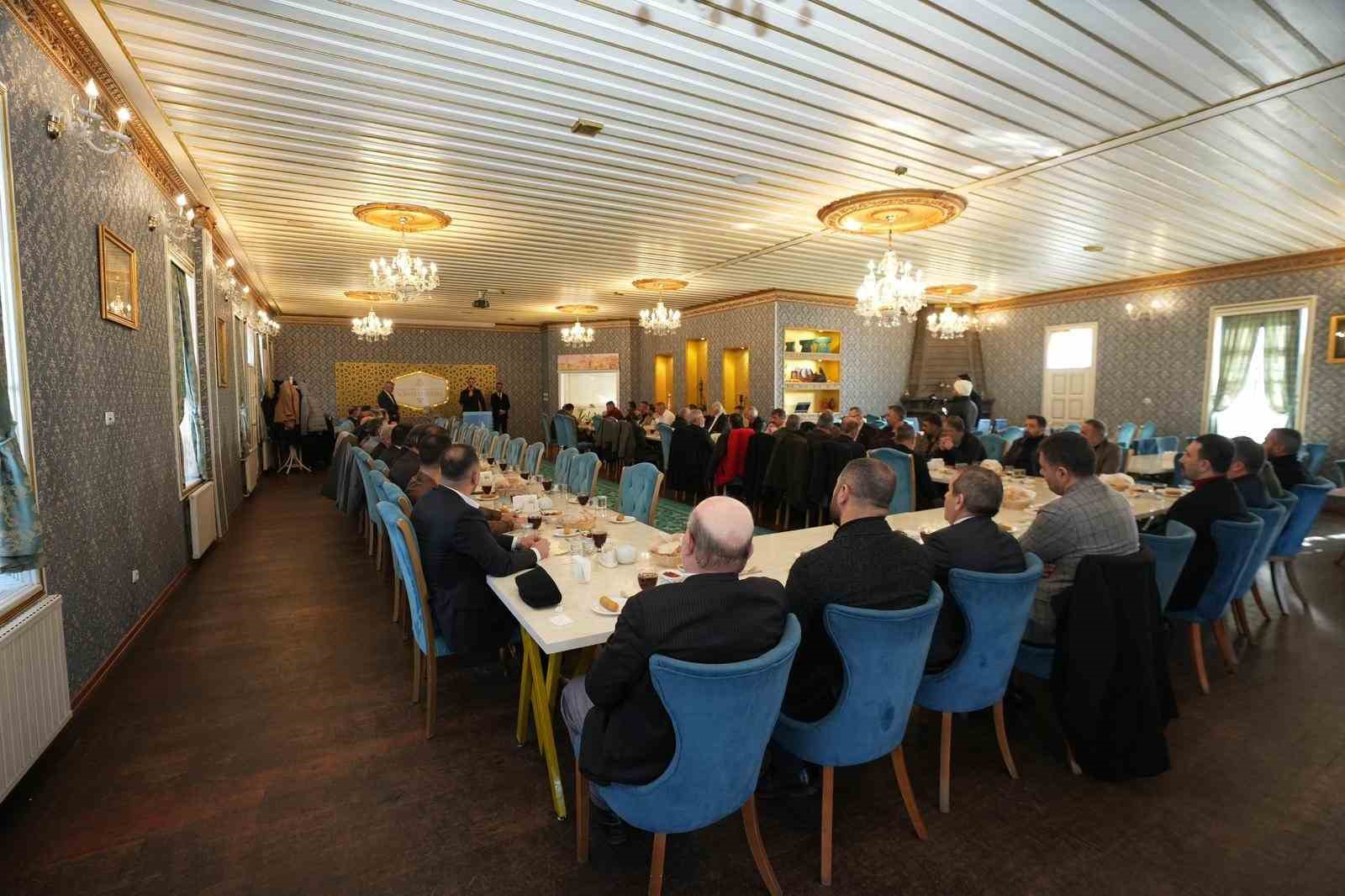 MHP İl Başkanı Yurdag&uuml;l, &Uuml;lk&uuml; Ocakları başkanları ile bir araya geldi
