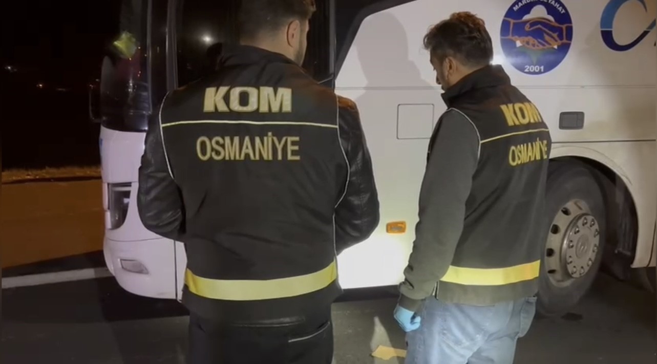 Osmaniye&rsquo;de yolcu otob&uuml;s&uuml;nde 277 ka&ccedil;ak cep telefonu ele ge&ccedil;irildi
