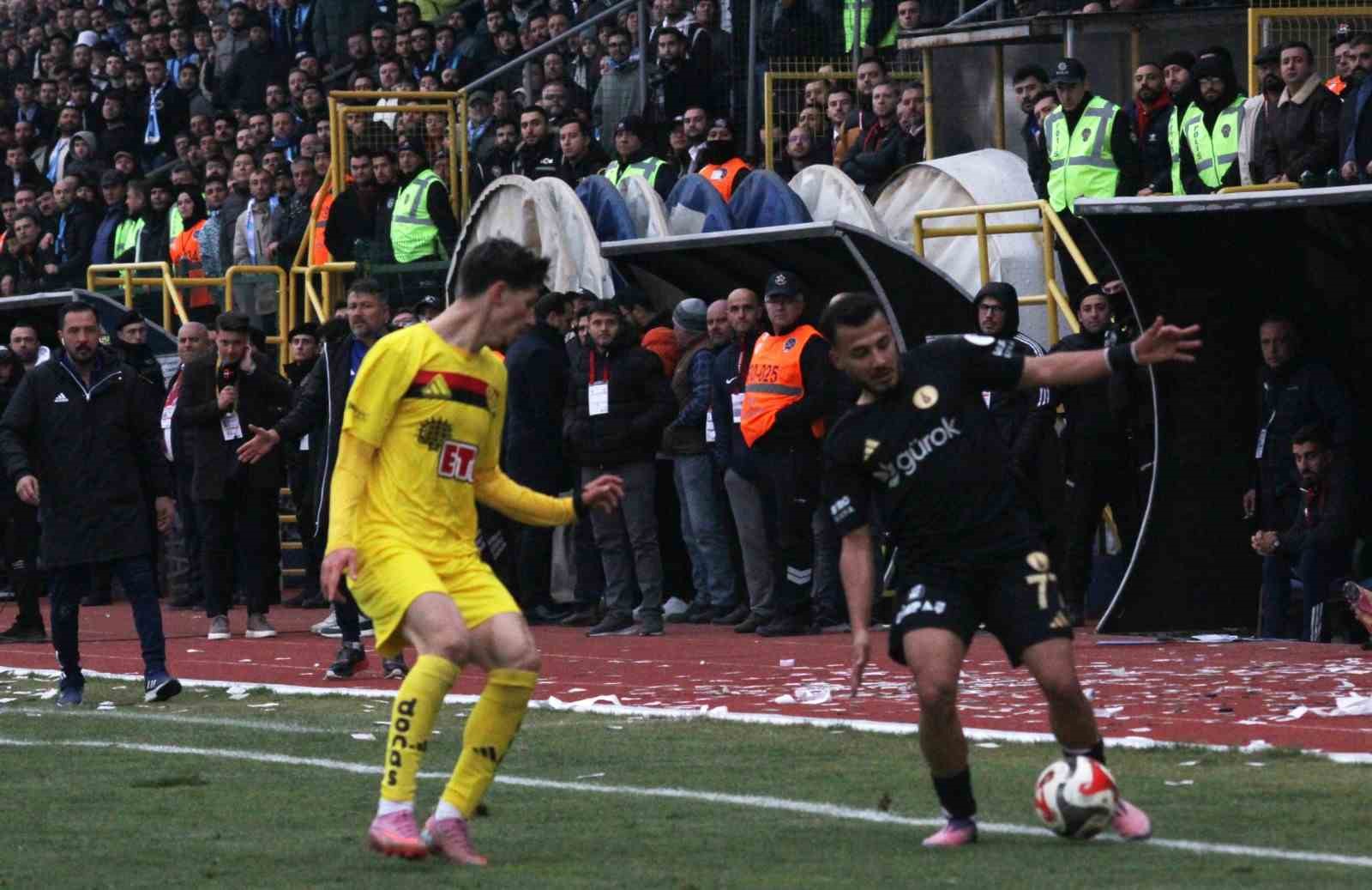 K&uuml;tahyaspor sahasında Eskişehirspor ile 1-1 berabere kaldı
