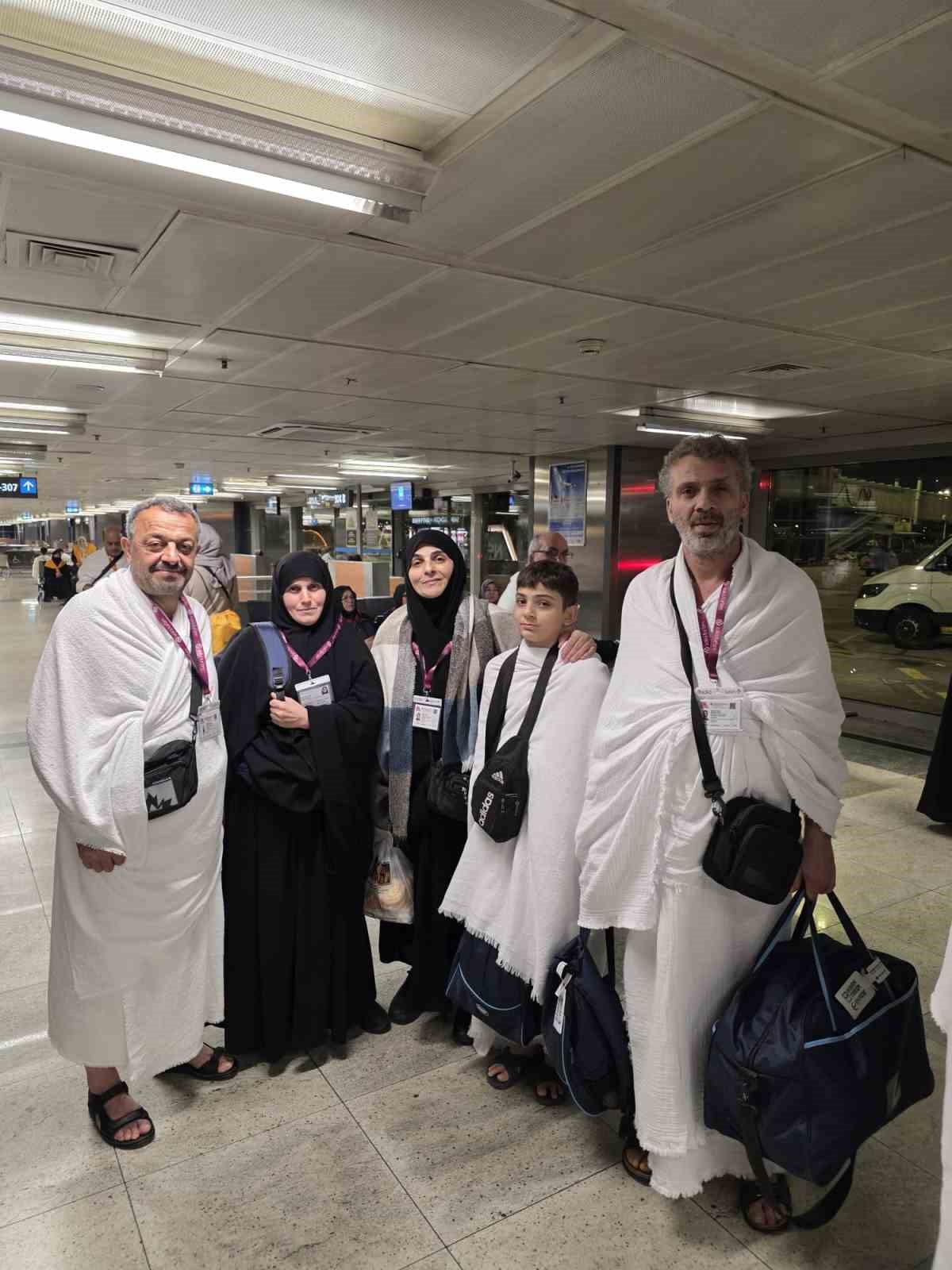 Şehit yakınları ve gaziler umreye gönderildi