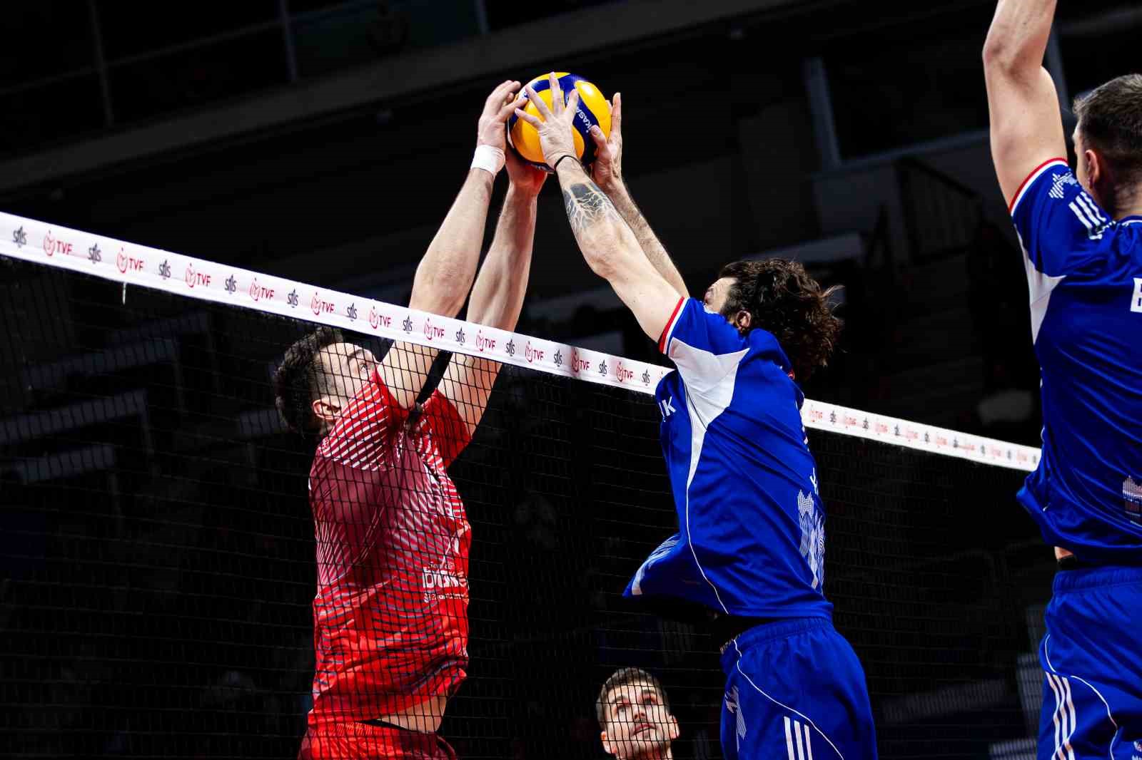 Efeler Ligi: Ziraat Bankkart: 0 - Halkbank: 3