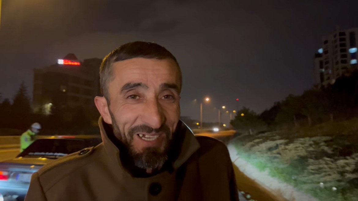 Tekirdağ’da gülümseten anlar: Arabasız kaldı, neşesini bozmadı