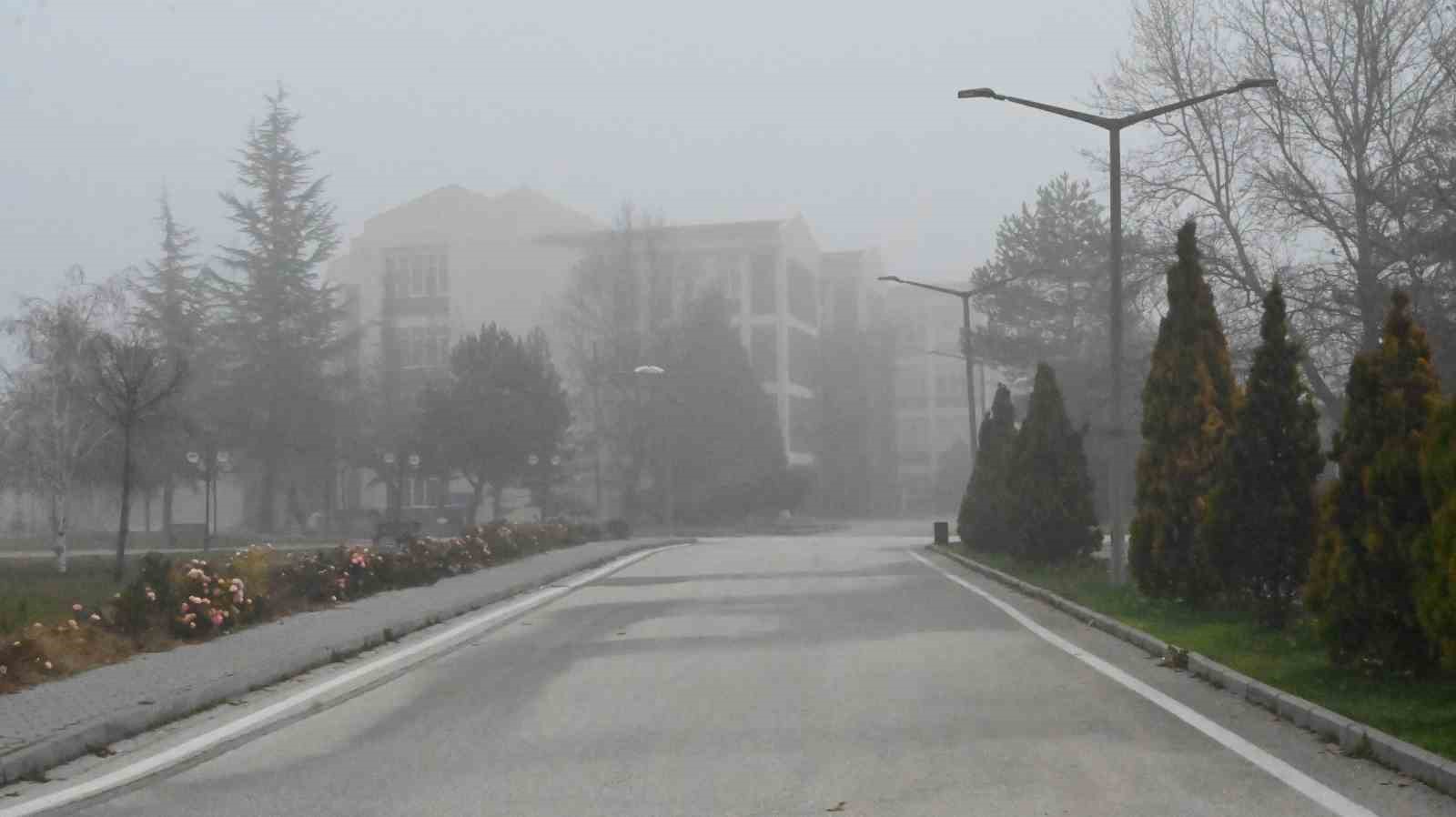 Eskişehir’in yüksek kesimlerinde sis etkili oldu