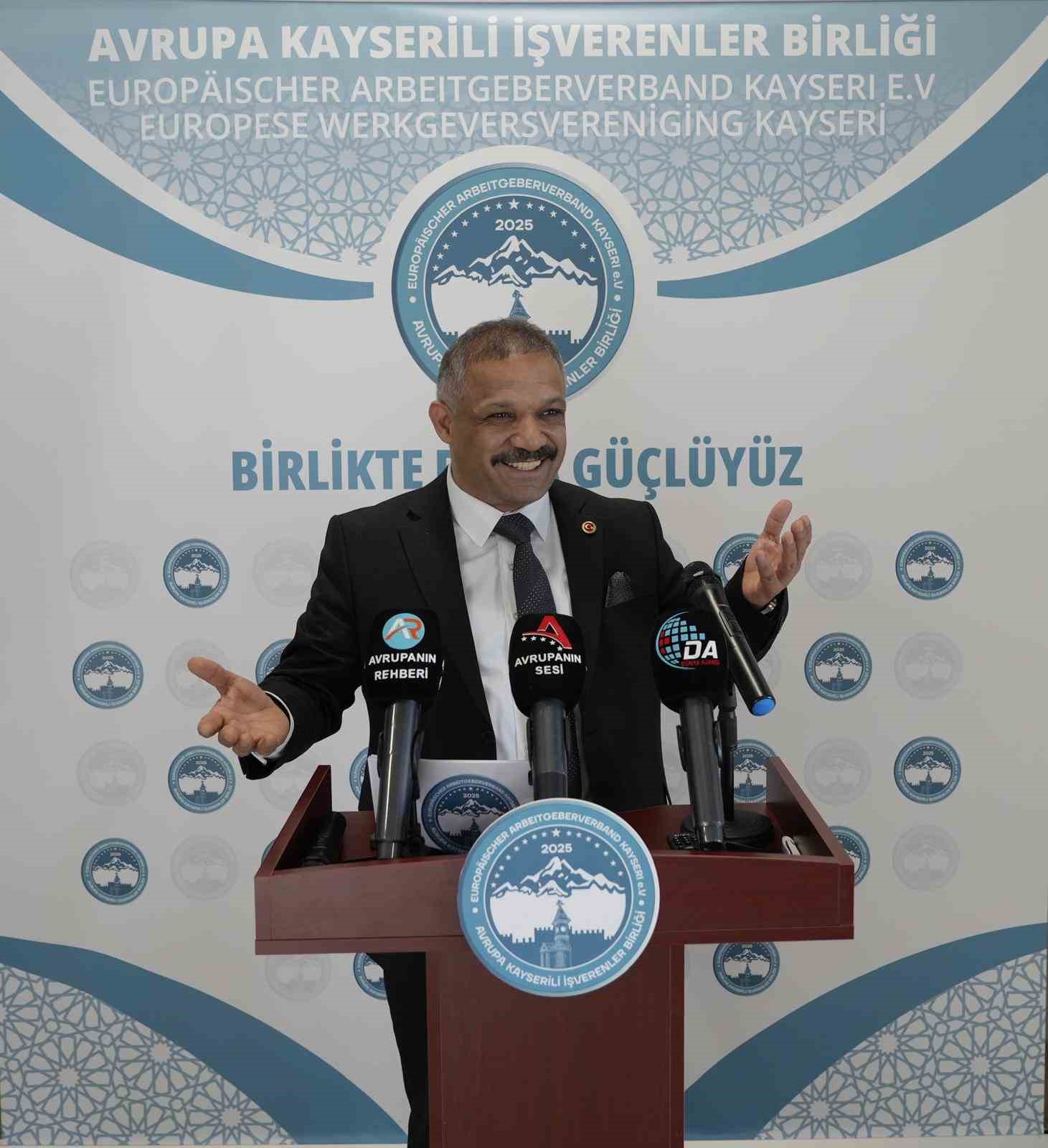 Başkan Hızar’dan gövde gösterisi