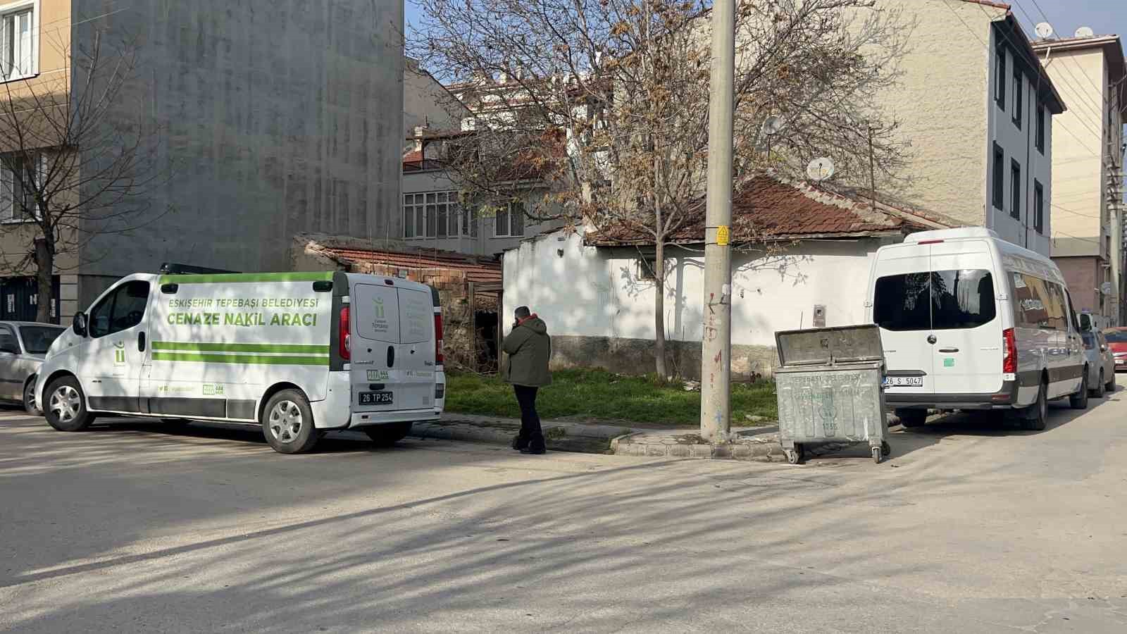 Muhtarın 10 gün boyunca haber alamadığı 74 yaşındaki şahıs evinde ölü bulundu