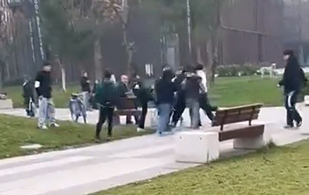 Bursa’da iki grup arasındaki kavga kamerada