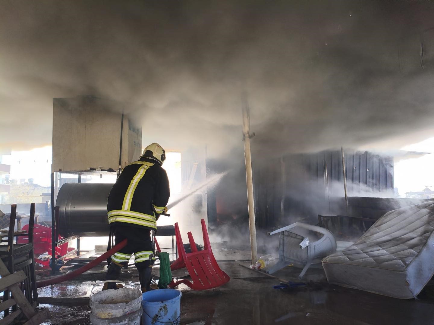 Kırıkhan’da evin çatı katı alevlere teslim oldu