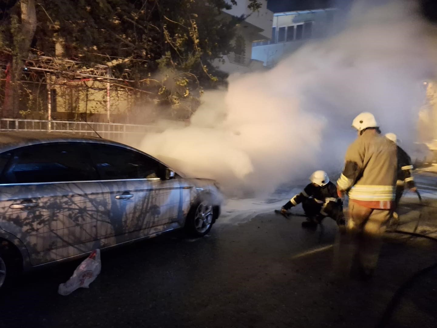 Belen’de otomobil yangını