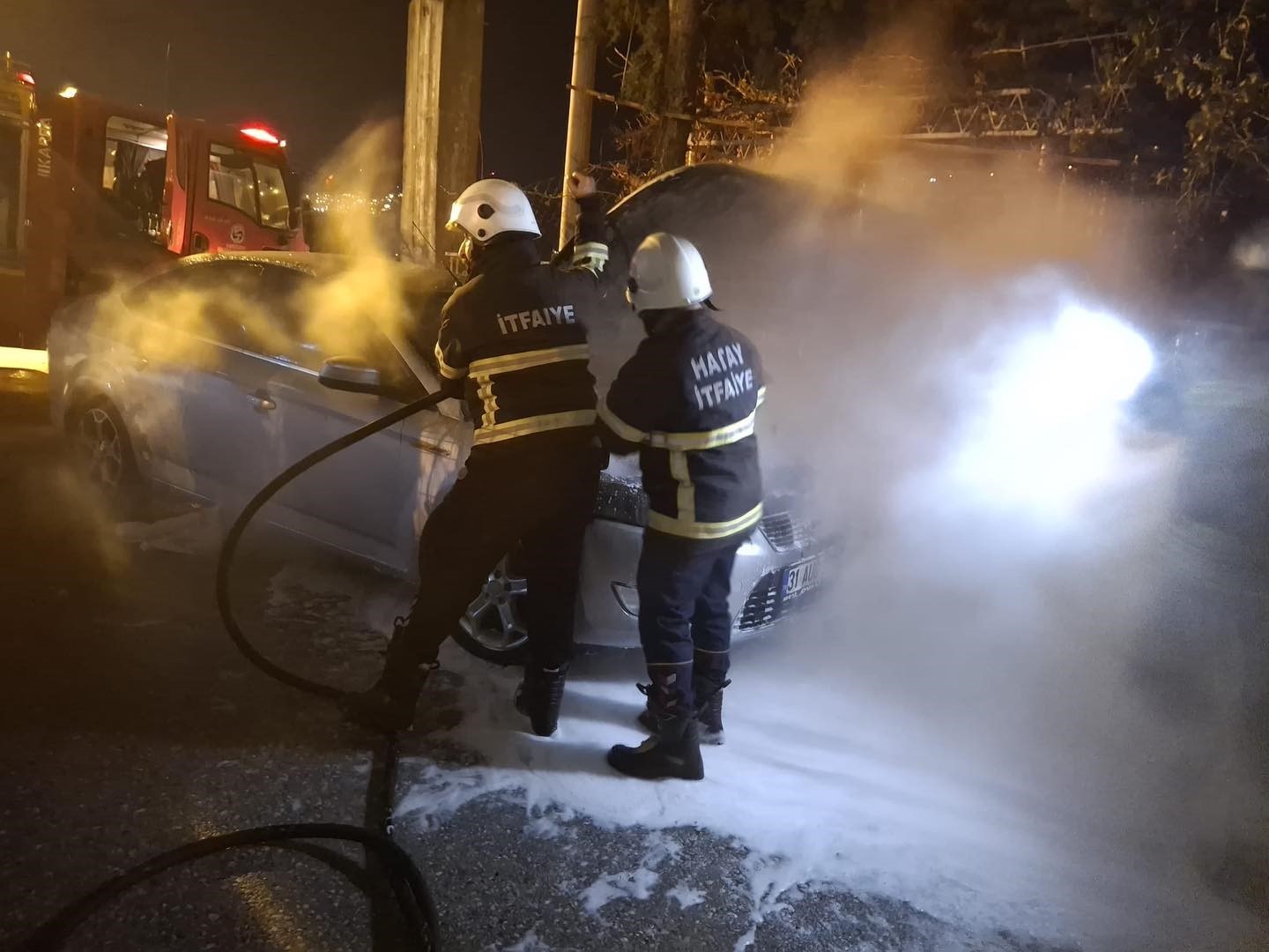 Belen’de otomobil yangını