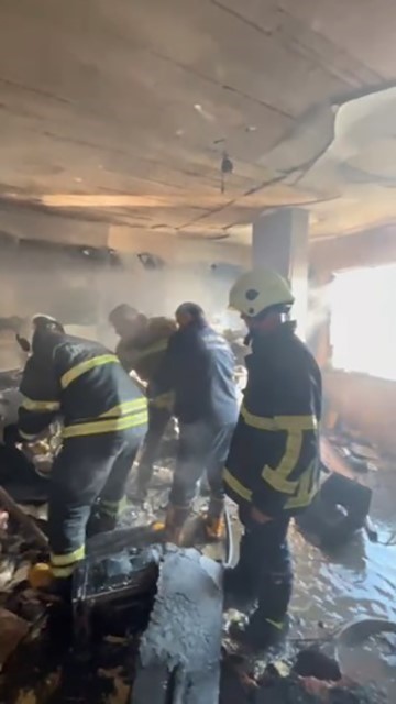 Ailecek gezmeye gitmişlerdi, eve geldiklerinde kullanılacak eşya kalmayan mutfakla karşılaştılar
