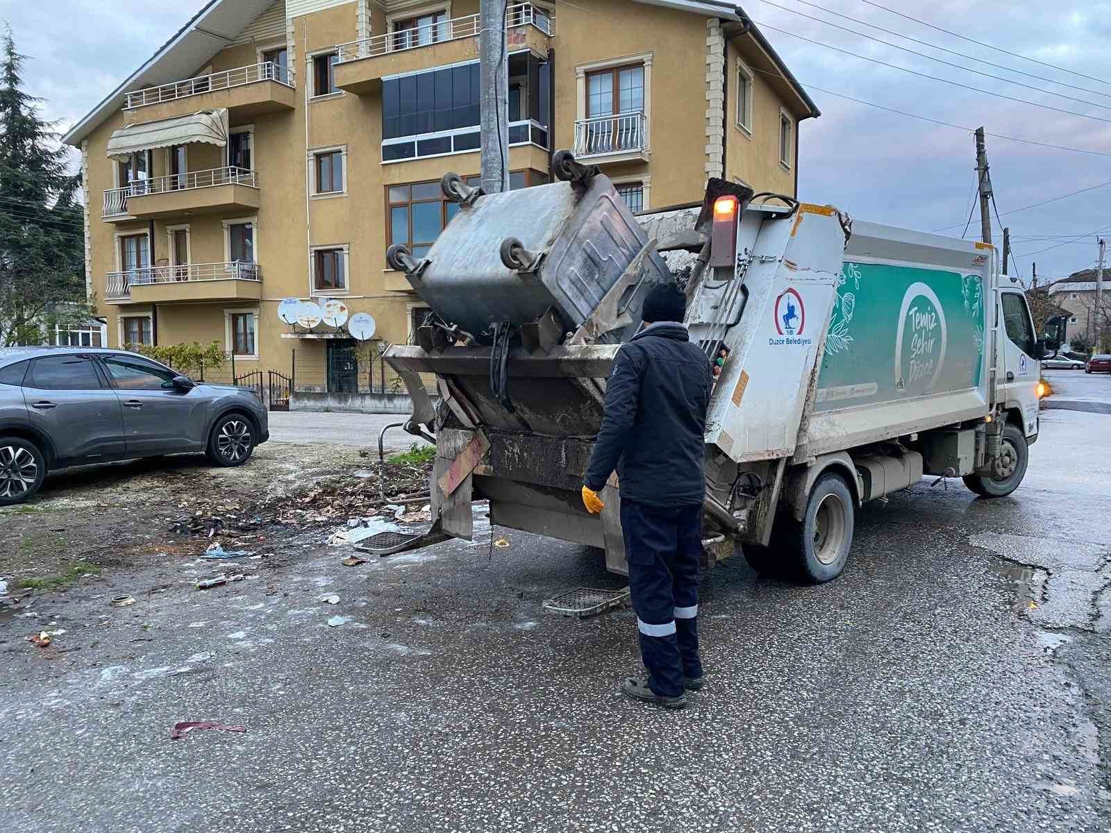 D&uuml;zce&rsquo;de &ccedil;evreyi kirletene ceza ve temizlik
