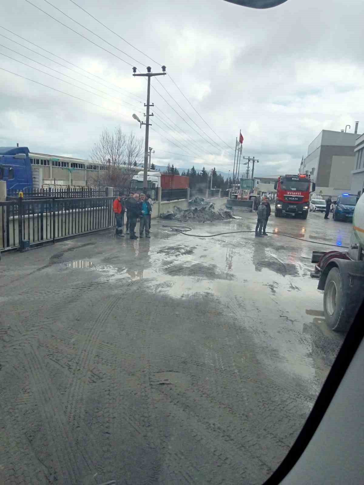 Bolu&rsquo;da fabrika yangını b&uuml;y&uuml;meden s&ouml;nd&uuml;r&uuml;ld&uuml;
