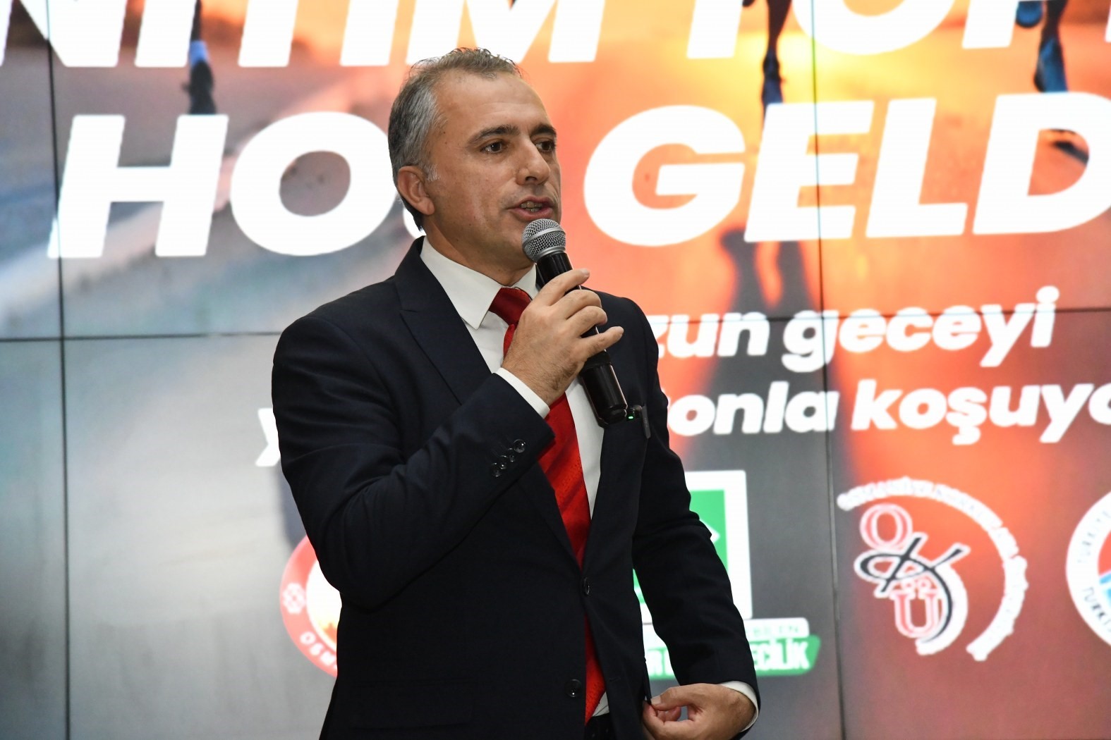 Osmaniye&rsquo;de enkazla anılan sokaklarda umut adımları
