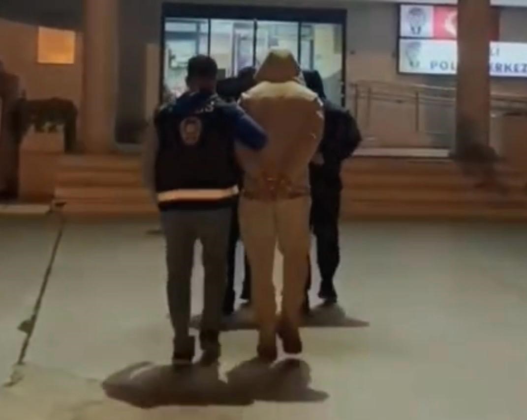 Çiğli’de uyuşturucu operasyonu: 4 gözaltı