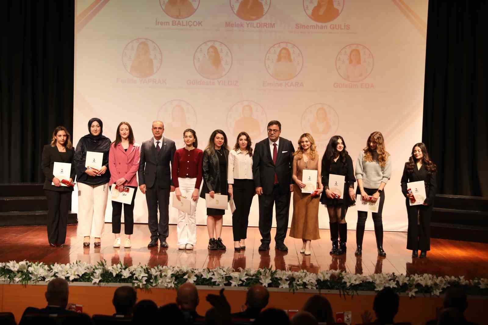 SANKO &Uuml;niversitesi Akademik Yıl a&ccedil;ılışı ve Tıp Fak&uuml;ltesi beyaz &ouml;nl&uuml;k giyme t&ouml;reni
