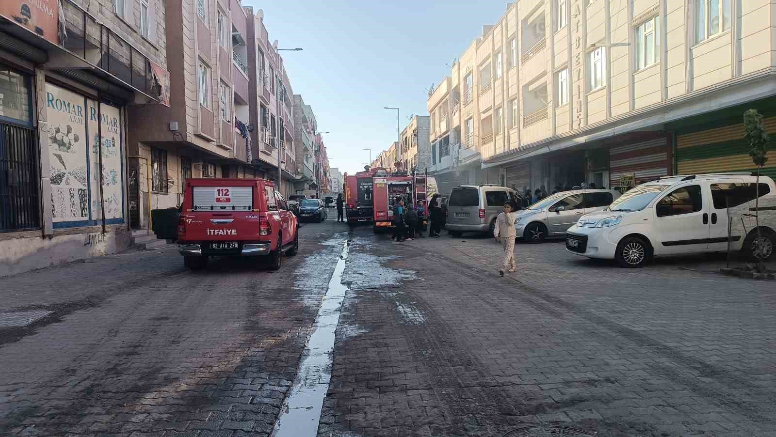 Tutuşan talaş iş yerini yaktı