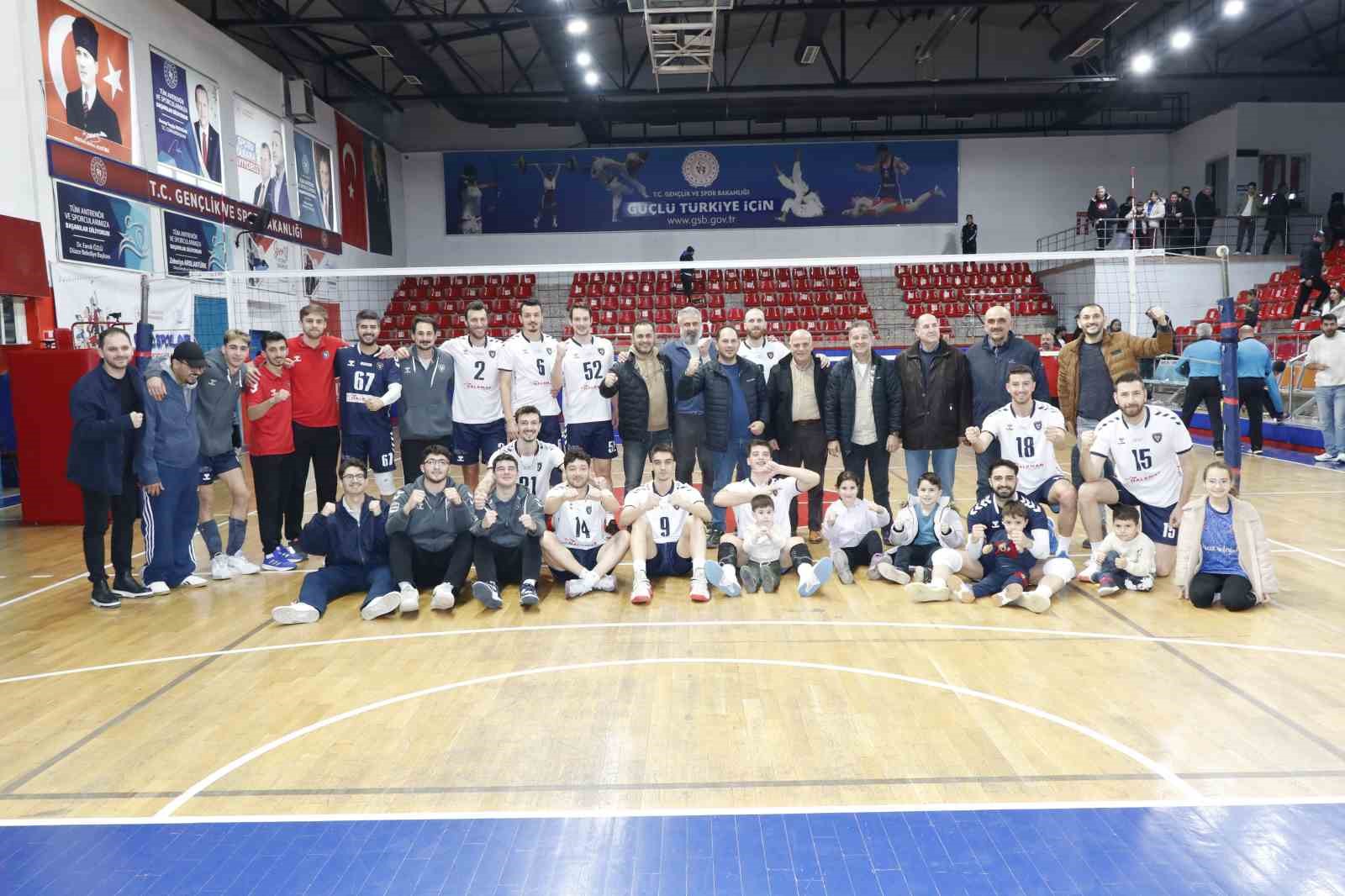 Düzce Belediyesi Spor Akademisi evinde Niksar Belediyespor’u 3-1 ile geçti