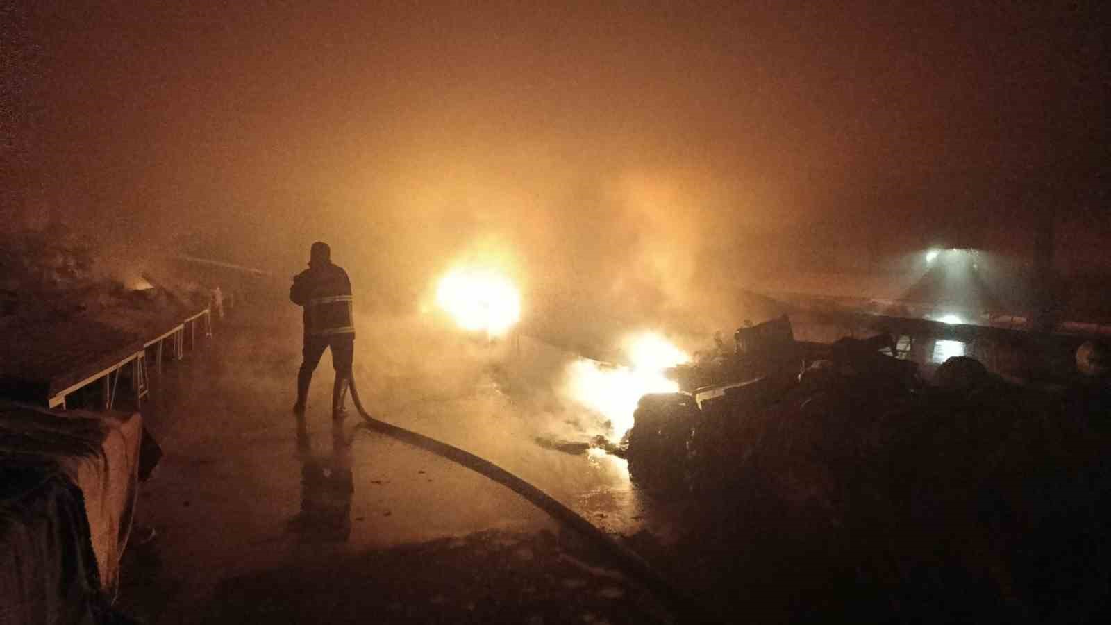 Sorgun’da semt pazarında yangın