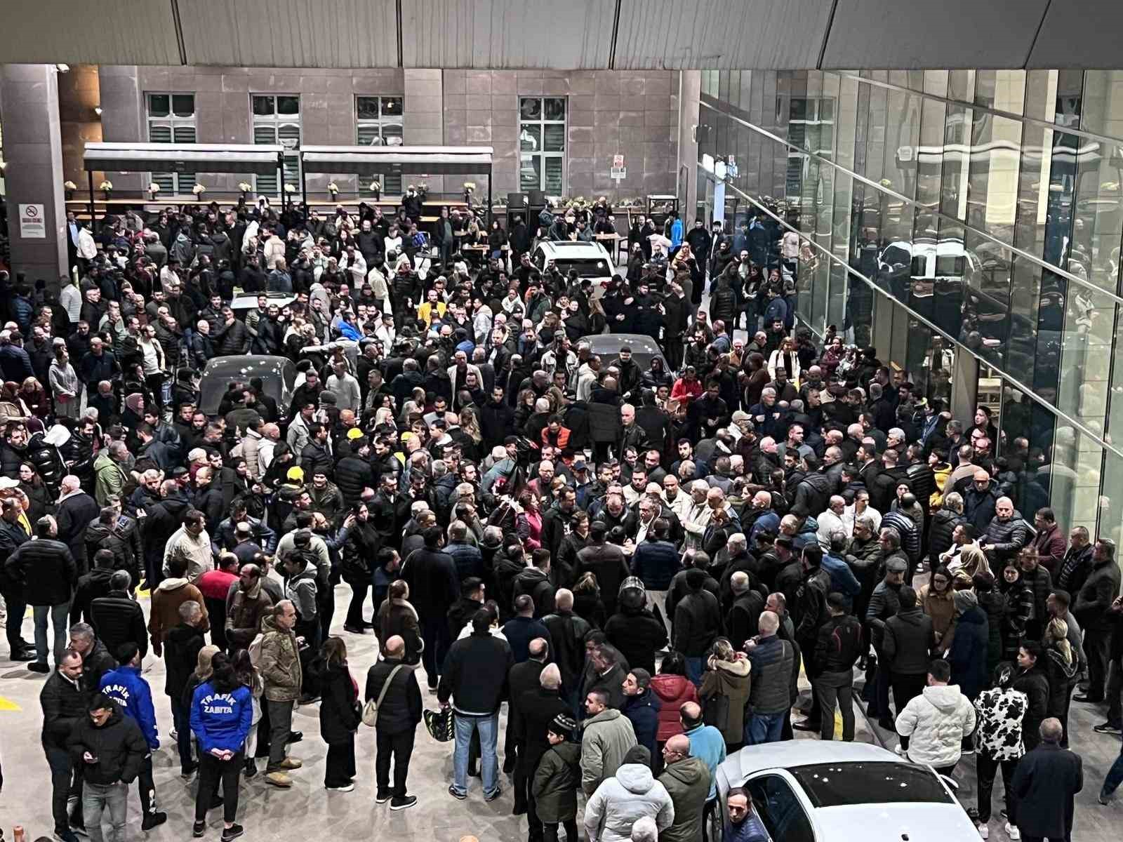 Başkan Durbay’ın ölüm haberini alan Manisalılar hastaneye koştu