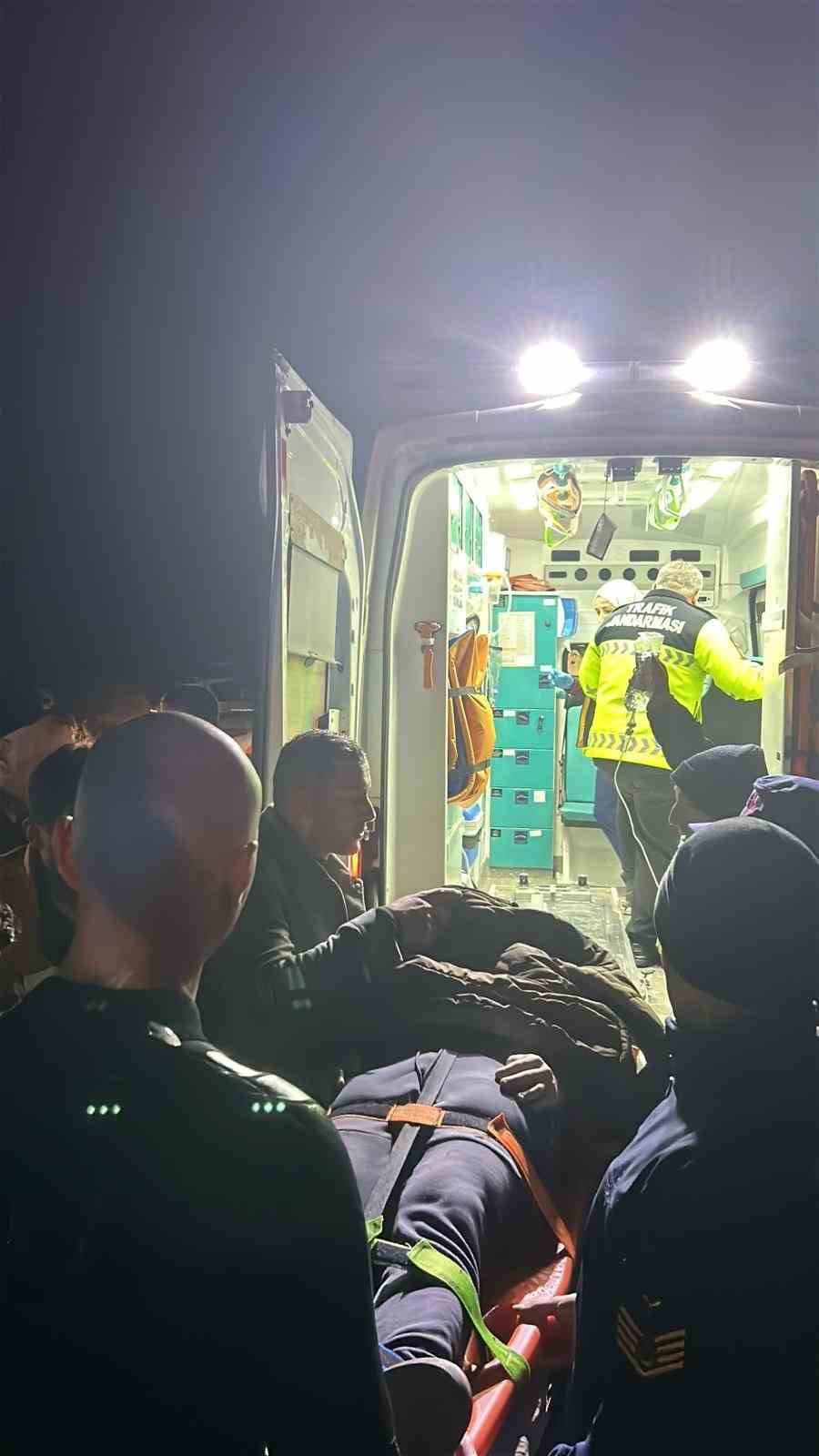 Otomobil şarampole yuvarlandı: 1 yaralı
