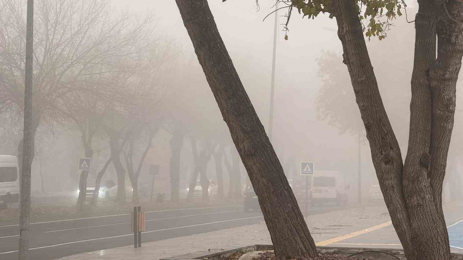 Diyarbakır’da sis görüş mesafesini düşürdü