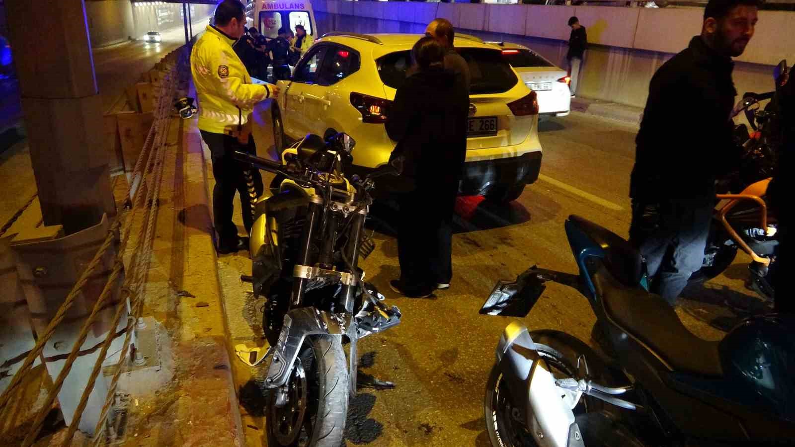 Yavaşlayan trafiği son anda fark etti, önce otomobile ardından bariyere çarptı