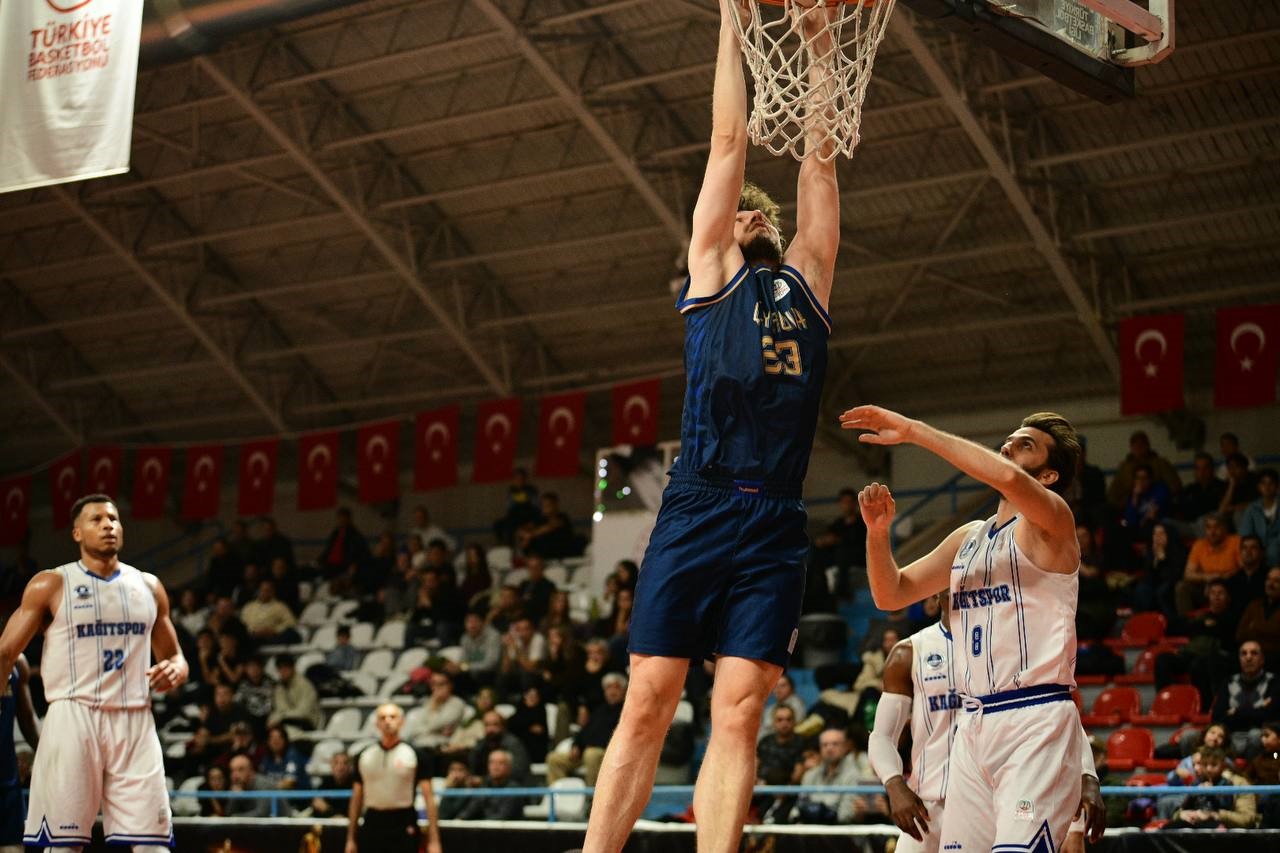 Çayırova Belediyesi, Kağıtspor’u mağlup etti