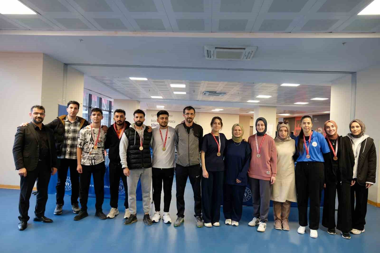 Erzincan GSB Yurtları Arası YurtLig Masa Tenisi İl Birinciliği sona erdi
