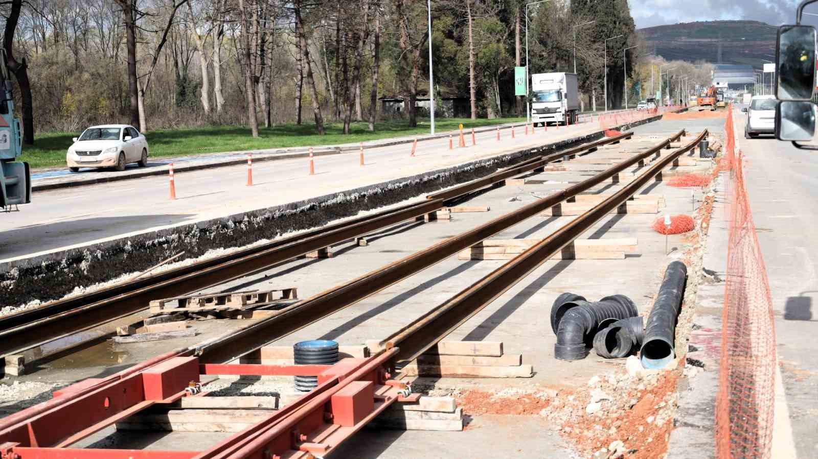 Kocaeli’de Kartepe tramvay hattının ilk rayları döşendi