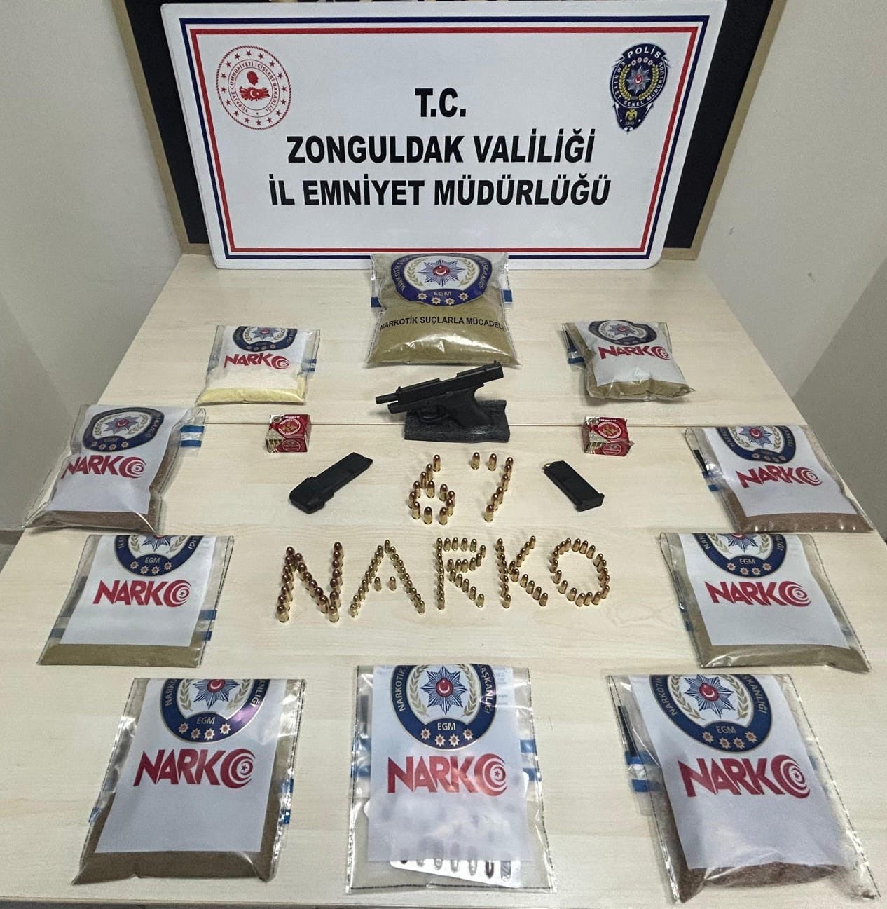 İstanbul’dan Ereğli’ye 3 bin adet extacy uyuşturucu getiren sevgililer yakalandı