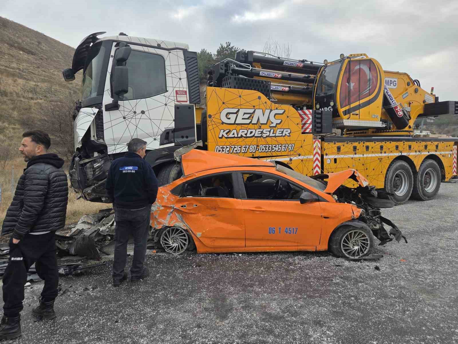 Ankara’da 6 araçlı zincirleme kaza: 5 yaralı