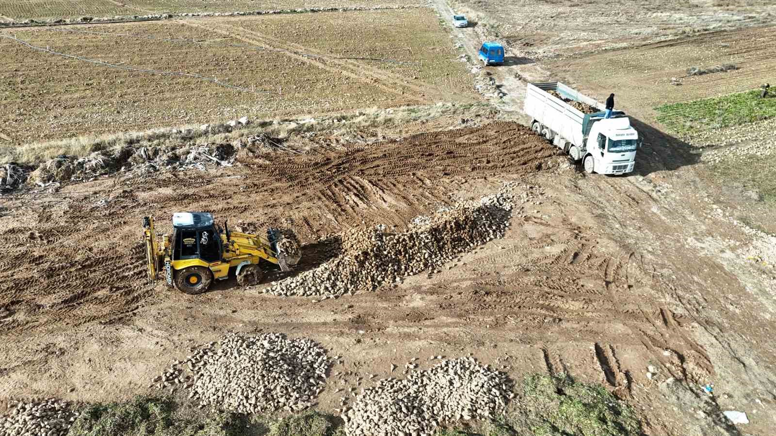 Malatya’da şeker pancarında yüksek verim çiftçinin yüzünü güldürdü
