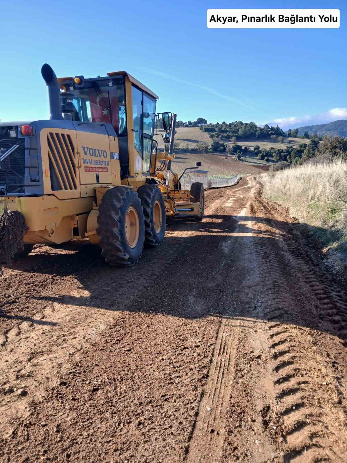 Tavas Belediyesi Fen İşleri M&uuml;d&uuml;rl&uuml;ğ&uuml;nde &ccedil;alışmalar t&uuml;m hızıyla devam ediyor
