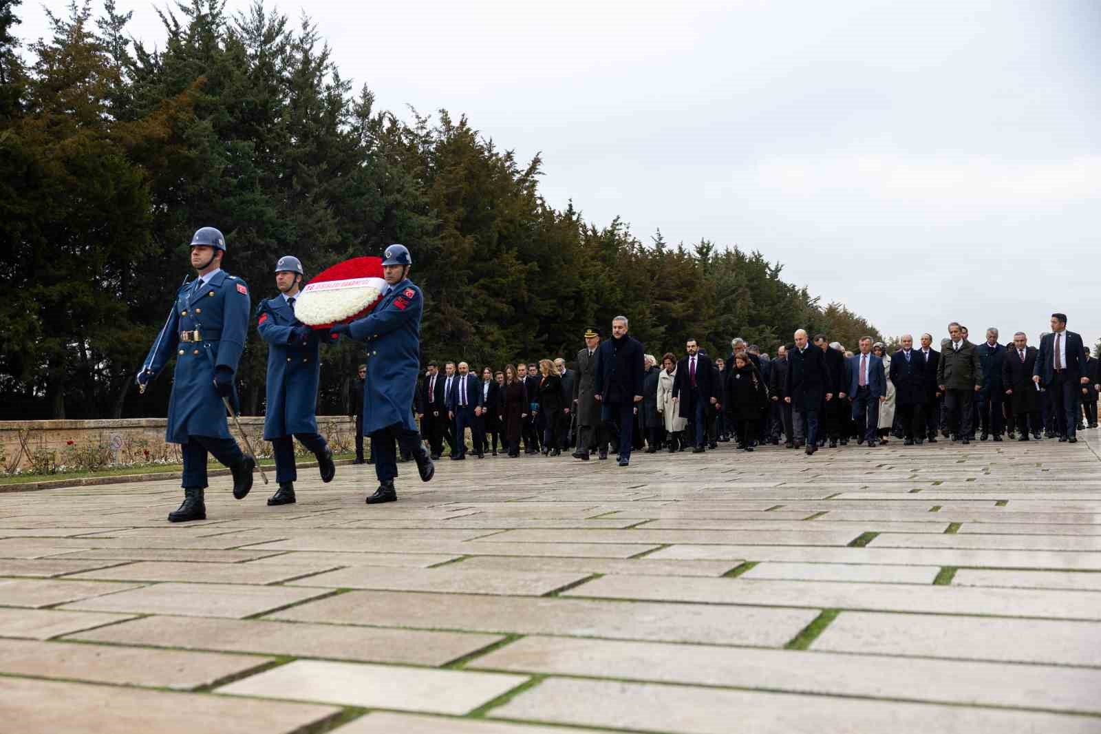 Bakan Fidan, büyükelçilerle Anıtkabir’i ziyaret etti