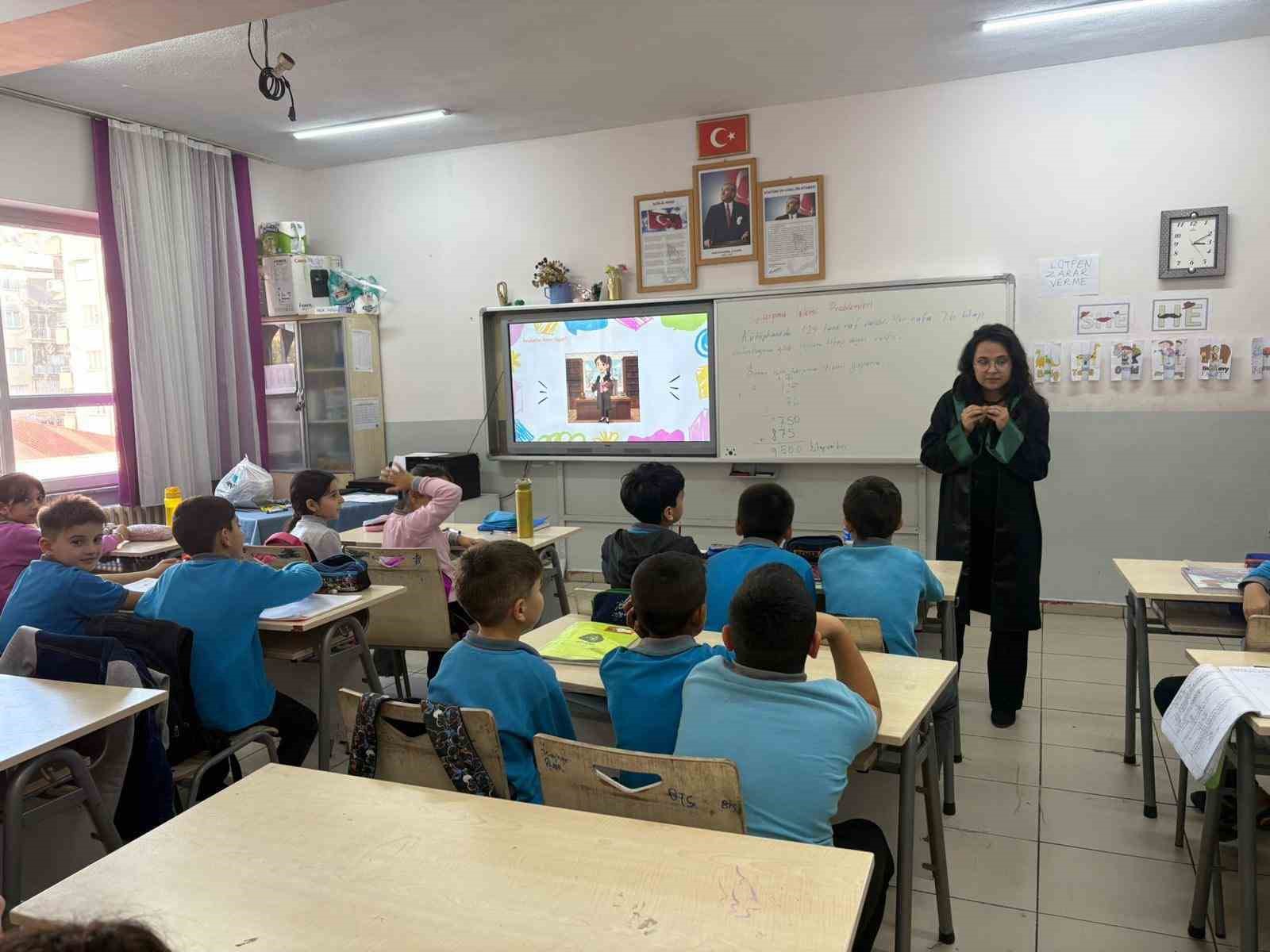 Öğrenciler avukatlık mesleğini tanıdı