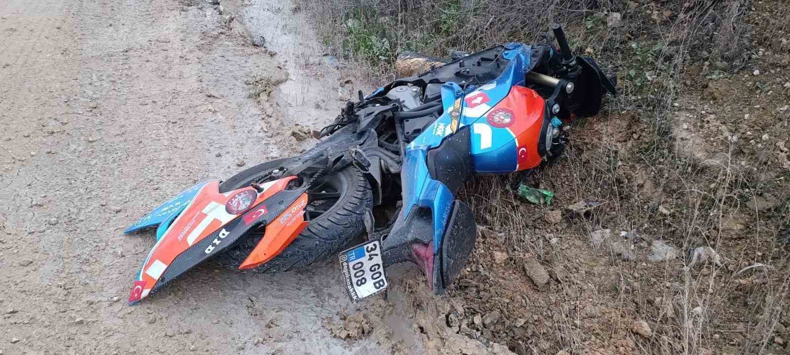 Otomobil ile motosikletin çarpıştı;1 yaralı