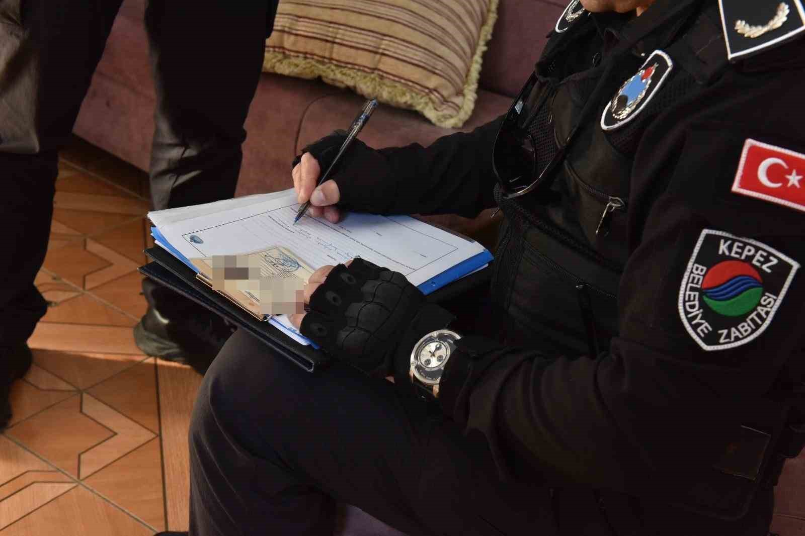 Kepez’de berberler denetlendi