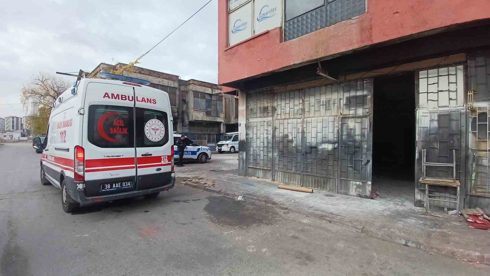 Tinerle sobayı yakarken kendini yaktı