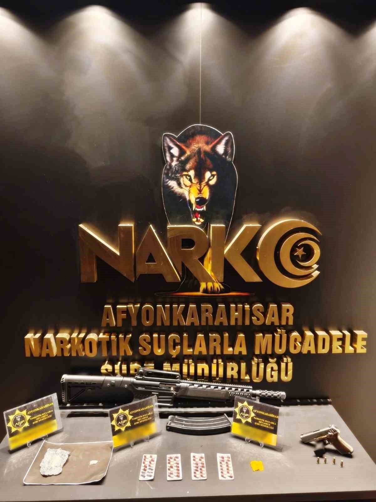 Polisten 4 farklı adrese uyuşturucu baskını