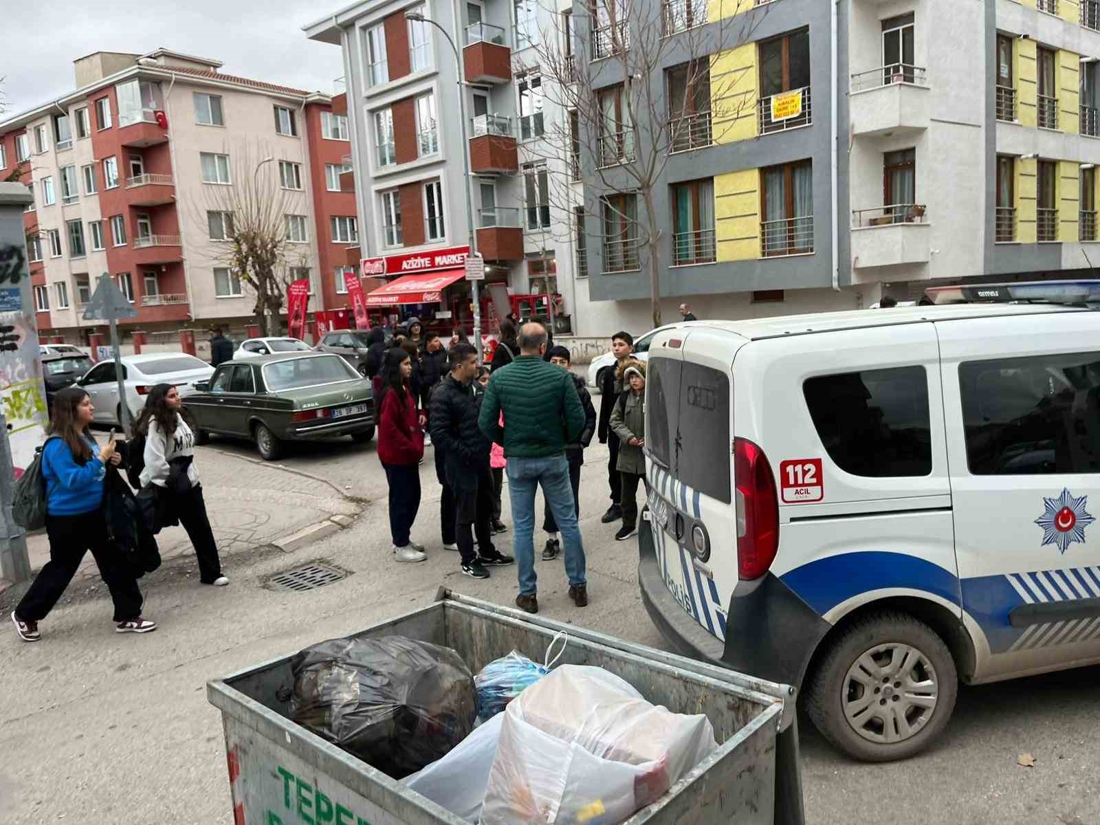 Eskişehir’de 12 yaşındaki çocuk okul çıkışında bıçaklandı