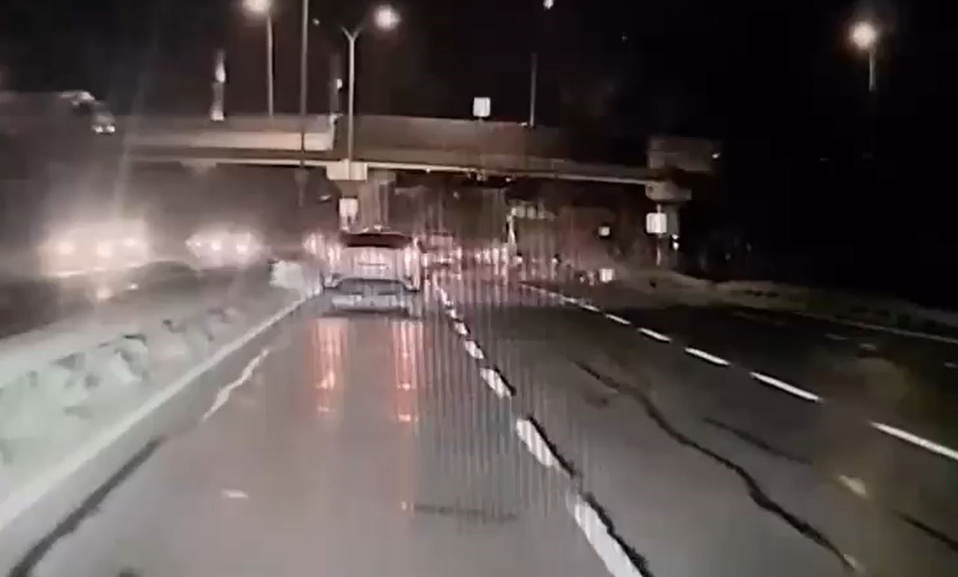 Alkollü kamyon sürücünün kuryenin ölümüne neden olduğu o anlar kamerada