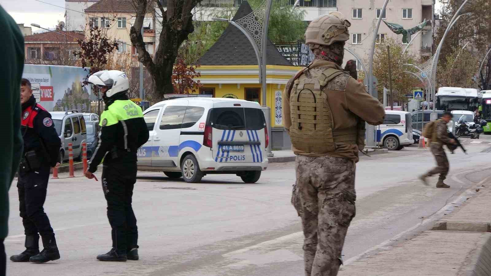 Kocaeli’de taksi durağındaki şahıs etkisiz hale getirildi