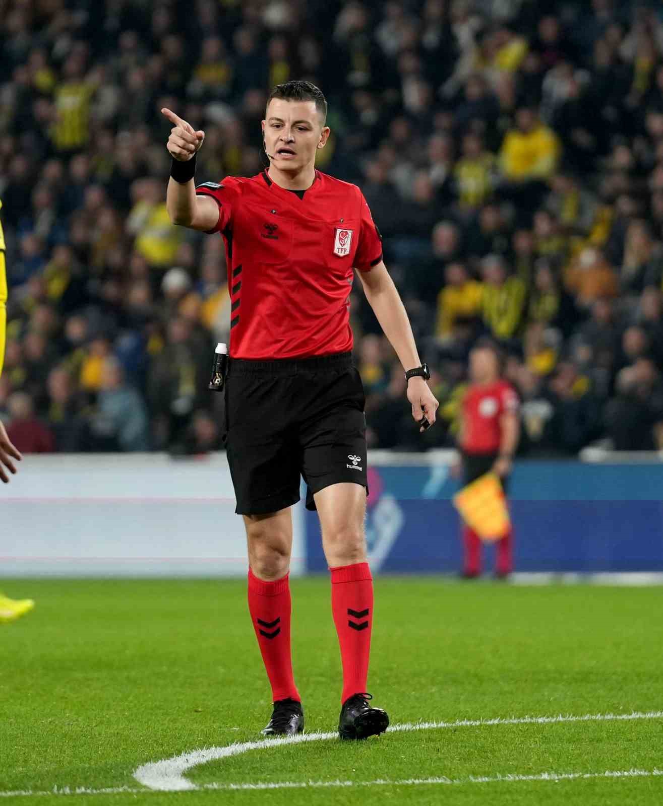 Trendyol S&uuml;per Lig: Fenerbah&ccedil;e: 0 - Konyaspor: 0 (Ma&ccedil; devam ediyor)
