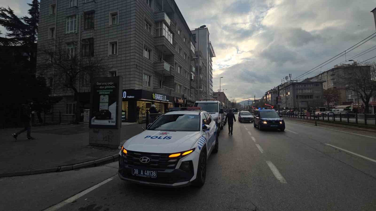 "Kolondan ses geliyor" ihbarı ekipleri alarma geçirdi