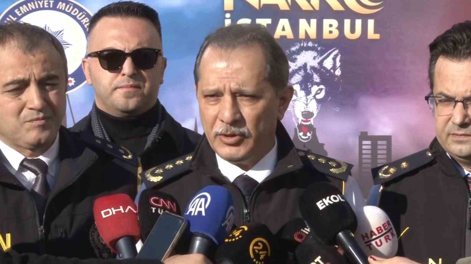 İstanbul’da ele geçirilen 1 ton 144 kilo uyuşturucu emniyette sergilendi