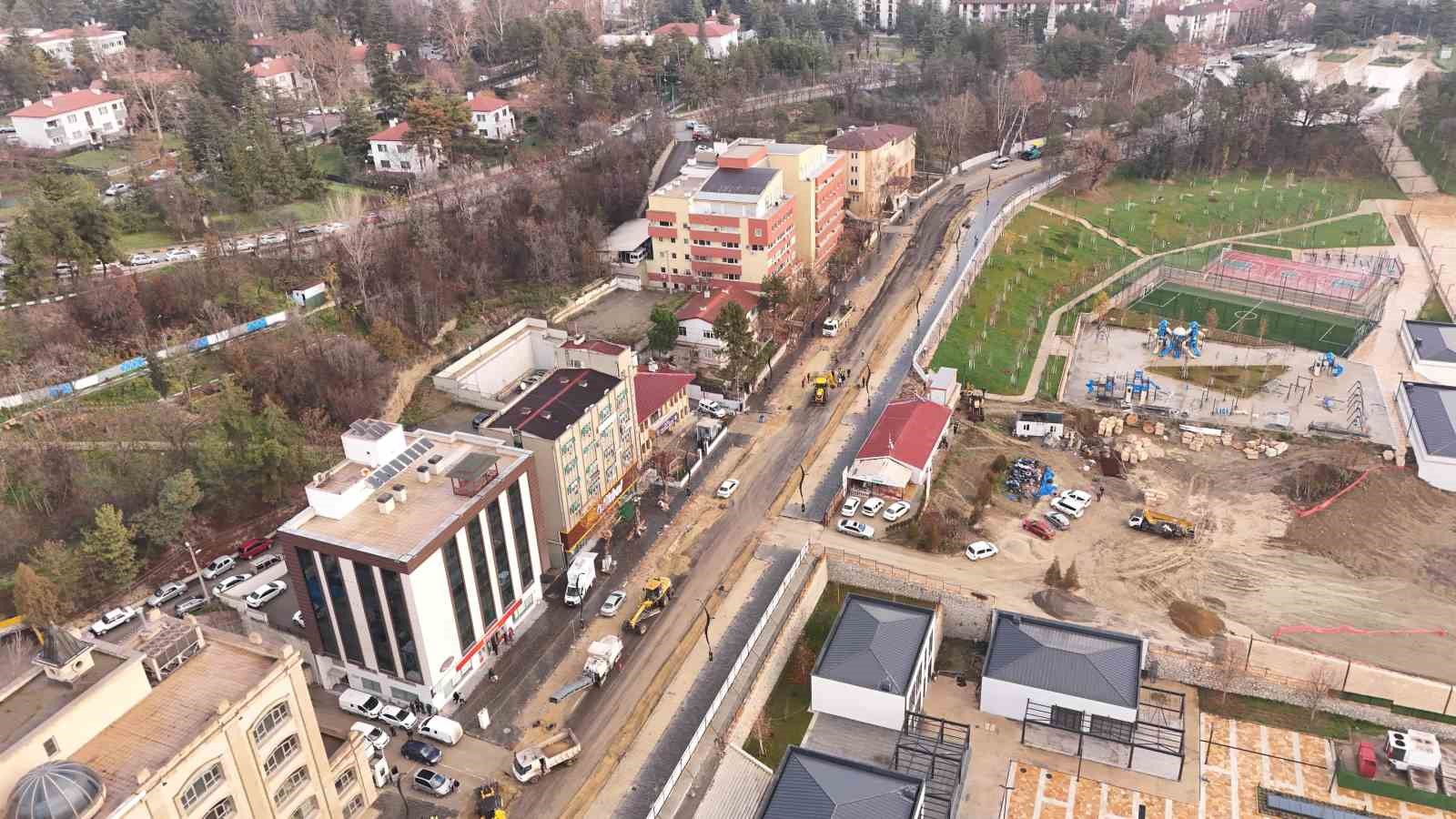 Karab&uuml;k&rsquo;te &Ouml;mer L&uuml;tf&uuml; &Ouml;zayta&ccedil; Caddesi 1 hafta trafiğe kapalı olacak
