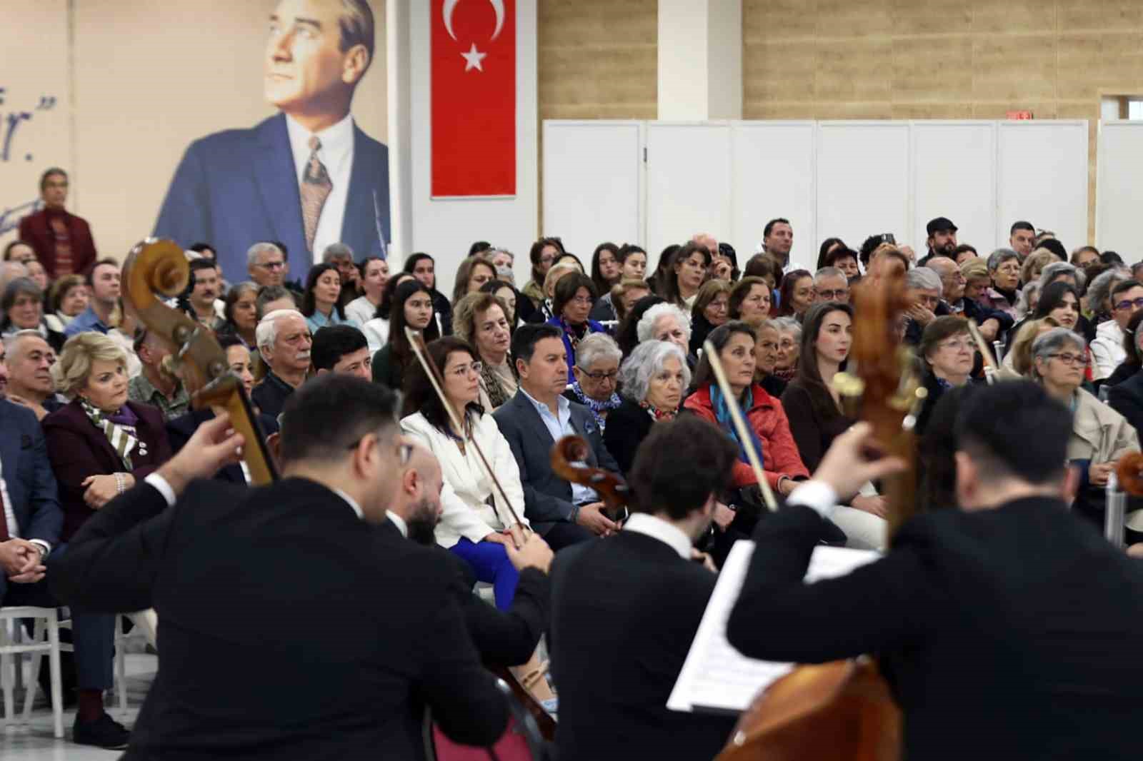 Prof. Dr. T&uuml;rkan Saylan konser ve s&ouml;yleşiyle anıldı
